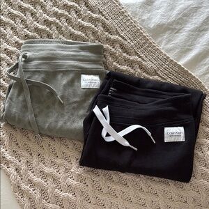 Calvin Klein Performance Women’s Black and Print Sage Joggers Large Bundle